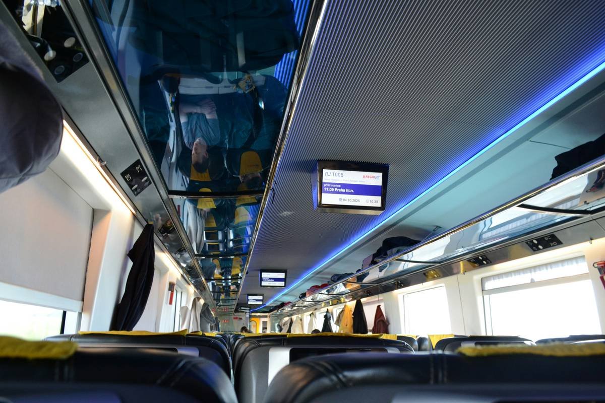 Comparison table showing free vs. paid blogging tools